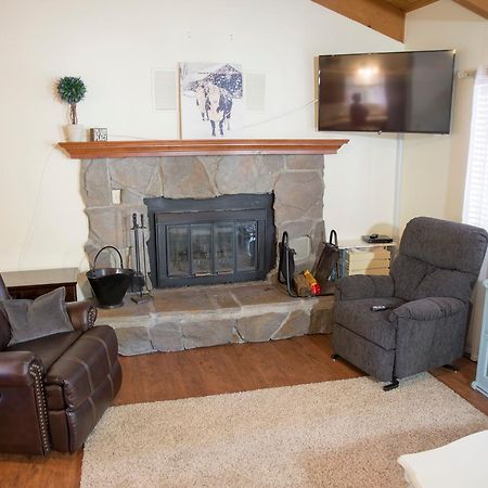 Lovely Mountain Lake Chalet By Yosemite: Equipped! Гровленд Экстерьер фото